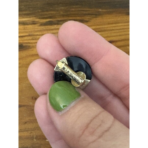 Vintage Avon Round Gold Tone Black Clip On Earrings Stud - Picture 5 of 6